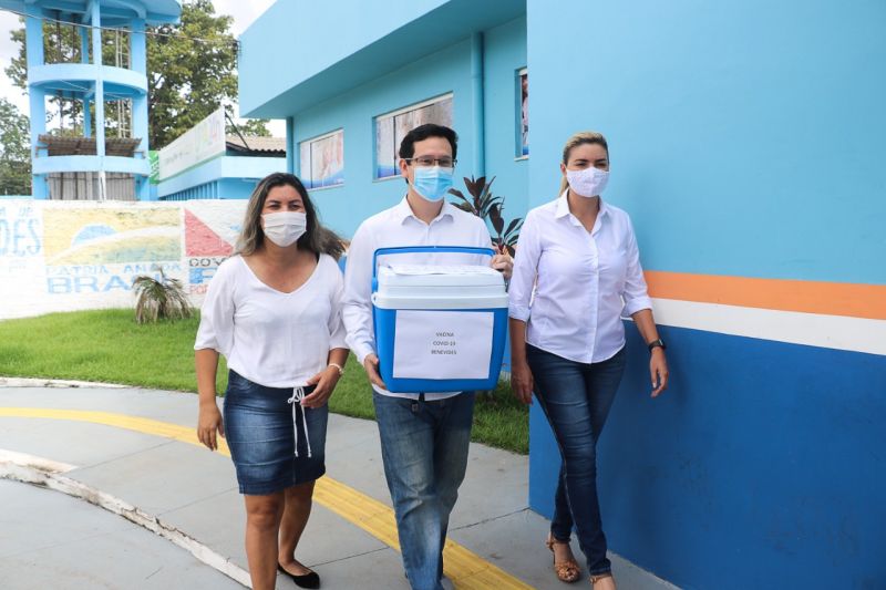 Benevides começa a vacinação contra a Covid <div class='credito_fotos'>Foto: Divulgação &nbsp;&nbsp;|&nbsp;&nbsp; <a href='/midias/2021/originais/7206_7515e427-4336-4ac6-cd3b-43f0ae09e46c.jpg' download><i class='fa-solid fa-download'></i> Download</a></div>