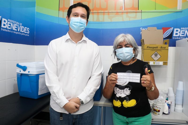 Benevides começa a vacinação contra a Covid <div class='credito_fotos'>Foto: Divulgação &nbsp;&nbsp;|&nbsp;&nbsp; <a href='/midias/2021/originais/7206_f003ab8d-bcd1-975b-e1c8-ed433ec9ed17.jpg' download><i class='fa-solid fa-download'></i> Download</a></div>