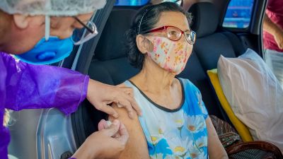 notícia: Prefeitura de Benevides começa imunizar idosos acima de 70 anos contra a covid-19.