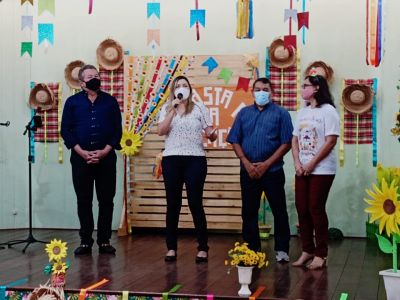 notícia: SEMED realiza live 'ArrastaPé da Educação' de encerramento de semestre 