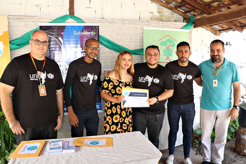 Certificado do Curso Inclusão Digital sennat <div class='credito_fotos'>Foto: Márcio Souza &nbsp;&nbsp;|&nbsp;&nbsp; <a href='/midias/2023/originais/7704_5affc145-e5b0-c918-3c9f-ccbc392b1c39.jpg' download><i class='fa-solid fa-download'></i> Download</a></div>