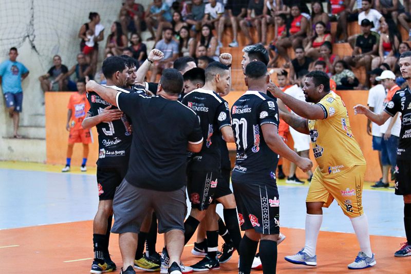 QUARTA DE FINAL FUTSAL <div class='credito_fotos'>Foto: Márcio Souza &nbsp;&nbsp;|&nbsp;&nbsp; <a href='/midias/2023/originais/7705_009fbcfa-8e86-aede-fc48-2ab7e0d067f1.jpg' download><i class='fa-solid fa-download'></i> Download</a></div>