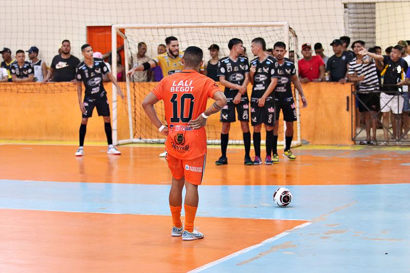 QUARTA DE FINAL FUTSAL <div class='credito_fotos'>Foto: Márcio Souza &nbsp;&nbsp;|&nbsp;&nbsp; <a href='/midias/2023/originais/7705_0d481e80-1acc-f947-79a2-410f2cec9a79.jpg' download><i class='fa-solid fa-download'></i> Download</a></div>