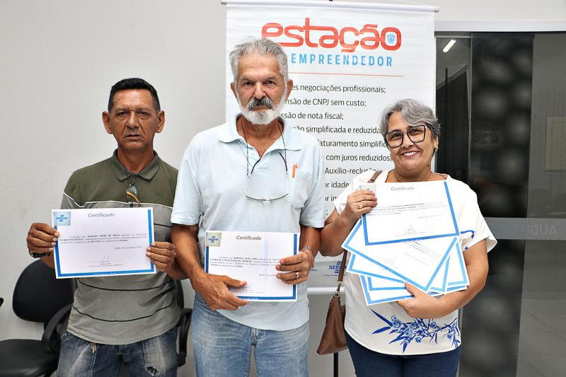 Entrega dos Certificados dos Cursos em Parceria com o SEBRAE <div class='credito_fotos'>Foto: Márcio Souza &nbsp;&nbsp;|&nbsp;&nbsp; <a href='/midias/2023/originais/7724_874a4c1b-212e-b162-c807-4fbcb3eabee1.jpg' download><i class='fa-solid fa-download'></i> Download</a></div>