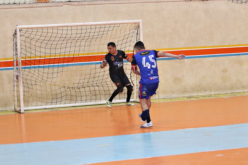 FINAL DO CAMPEONATO DE FUTSAL <div class='credito_fotos'>Foto: Márcio Souza &nbsp;&nbsp;|&nbsp;&nbsp; <a href='/midias/2023/originais/7733_a8142d42-8ce1-1f2b-e613-de39b2763b87.jpg' download><i class='fa-solid fa-download'></i> Download</a></div>