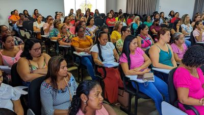 notícia: SEMED promove formação para Manipuladoras de Alimento da Rede Municipal de Ensino 