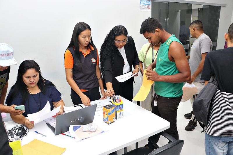 PLANTÃO DE EMPREGABILIDADE CEMTER <div class='credito_fotos'>Foto: Márcio Souza &nbsp;&nbsp;|&nbsp;&nbsp; <a href='/midias/2024/originais/7748_2b1d0321-46a8-a7c2-cd29-6e6dab016ea4.jpg' download><i class='fa-solid fa-download'></i> Download</a></div>