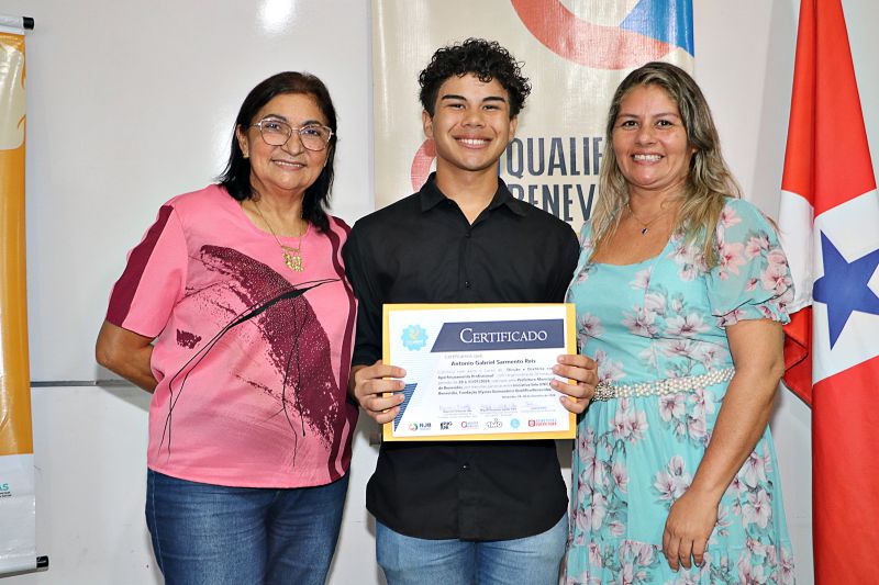 ENTREGA DE CERTIFICADO DO CURSO DE ORATÓRIA E DICÇÃO <div class='credito_fotos'>Foto: Márcio Souza &nbsp;&nbsp;|&nbsp;&nbsp; <a href='/midias/2024/originais/7793_3637dce0-9c84-764b-16eb-43f05a0245b4.jpg' download><i class='fa-solid fa-download'></i> Download</a></div>
