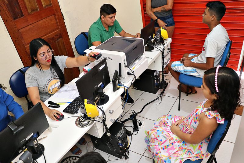 SERVIÇO DE CARTEIRA DE MEIA PASSAGEM -  MURININ <div class='credito_fotos'>Foto: Márcio Souza &nbsp;&nbsp;|&nbsp;&nbsp; <a href='/midias/2024/originais/7813_1d8d2c62-3de1-9287-2a29-7d804d4bc99c.jpg' download><i class='fa-solid fa-download'></i> Download</a></div>