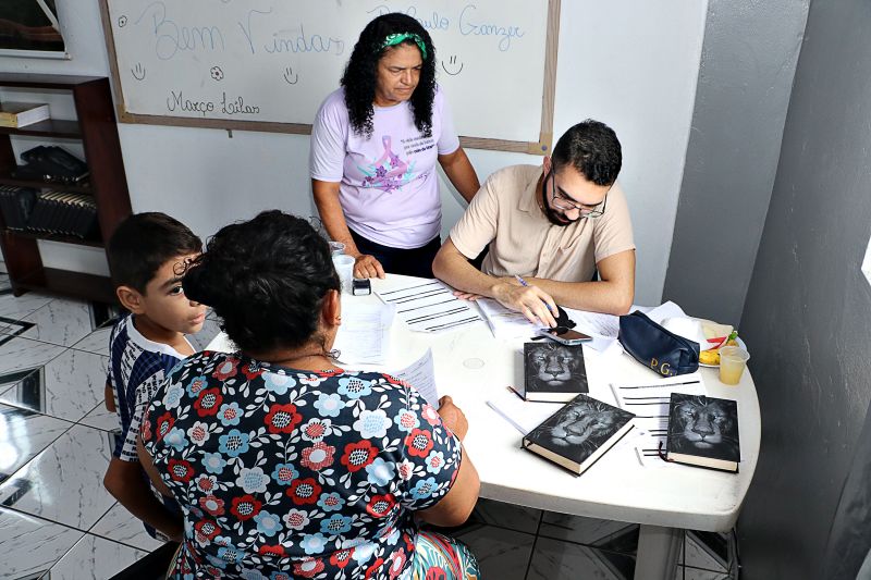 MARÇO LILAS ITINERANTE  -  BAIRRO DAS FLORES <div class='credito_fotos'>Foto: Márcio Souza &nbsp;&nbsp;|&nbsp;&nbsp; <a href='/midias/2024/originais/7833_a6542a9f-1e90-7803-32b2-ceaeb0eed57c.jpg' download><i class='fa-solid fa-download'></i> Download</a></div>