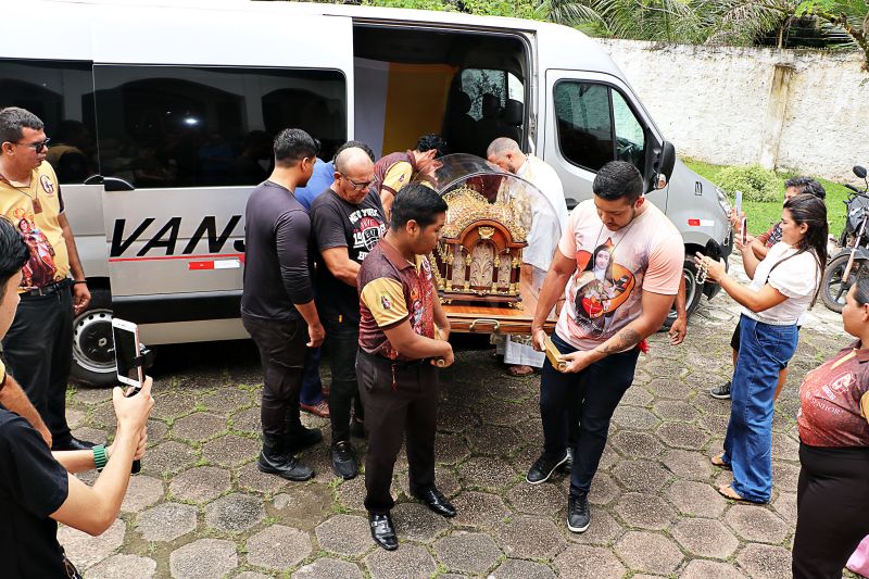 Visita de Relíquias da St Terezinha- Carmelo <div class='credito_fotos'>Foto: Márcio Souza &nbsp;&nbsp;|&nbsp;&nbsp; <a href='/midias/2024/originais/7850_37870bb4-5909-c5f0-175f-f8362474178e.jpg' download><i class='fa-solid fa-download'></i> Download</a></div>