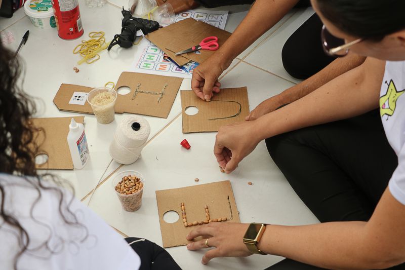 Formação dos Técnicos Educacionais Escola Bertílla <div class='credito_fotos'>Foto: Márcio Souza &nbsp;&nbsp;|&nbsp;&nbsp; <a href='/midias/2024/originais/7852_f0b9f4e6-4acc-f29e-6f43-54a4d05d1c4a.jpg' download><i class='fa-solid fa-download'></i> Download</a></div>