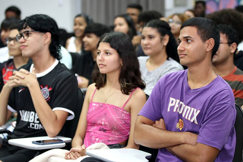 Maio Amarelo - CIC <div class='credito_fotos'>Foto: Márcio Souza &nbsp;&nbsp;|&nbsp;&nbsp; <a href='/midias/2024/originais/7929_dbc6c091-030b-9c16-9e21-a226bb753131.jpg' download><i class='fa-solid fa-download'></i> Download</a></div>