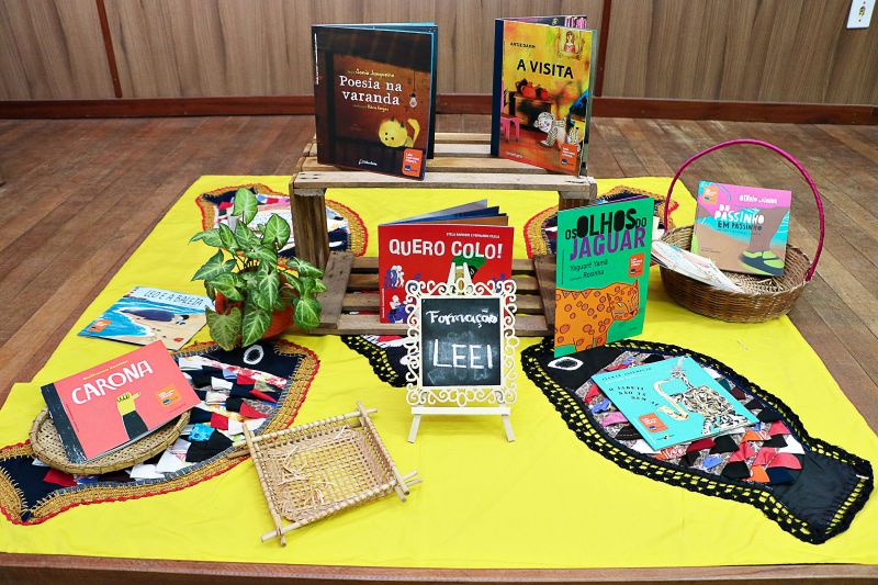 Formação do Programa de Leitura e Escrita da Educação LEEI <div class='credito_fotos'>Foto: Márcio Souza &nbsp;&nbsp;|&nbsp;&nbsp; <a href='/midias/2024/originais/7970_c2fa1f1f-494b-6179-a49f-5c99ffa45055.jpg' download><i class='fa-solid fa-download'></i> Download</a></div>