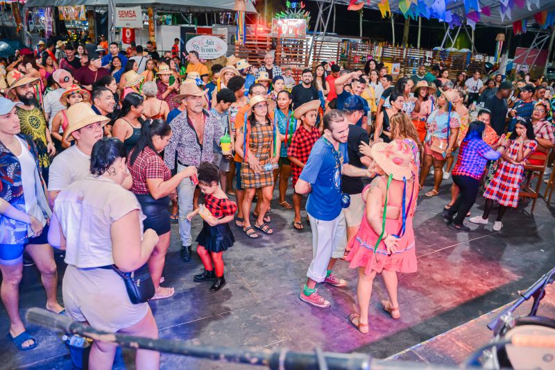  <div class='credito_fotos'>Foto: Karla Reis &nbsp;&nbsp;|&nbsp;&nbsp; <a href='/midias/2024/originais/7975_8a00bd61-214b-1bf5-b229-ee20bb438dca.jpg' download><i class='fa-solid fa-download'></i> Download</a></div>