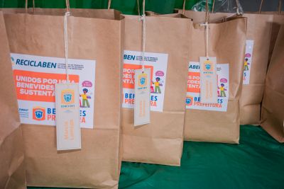 galeria: ENTREGA DOS UNIFORMES DO RECICLABEN