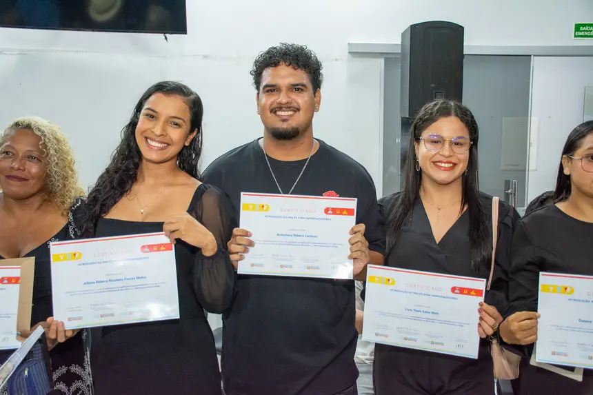  <div class='credito_fotos'>Foto: Karla Reis &nbsp;&nbsp;|&nbsp;&nbsp; <a href='/midias/2025/originais/20251115190813-GF00009210-F00106919.webp' download><i class='fa-solid fa-download'></i> Download</a></div>