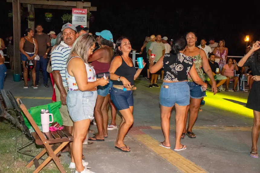  <div class='credito_fotos'>Foto: Karla Reis &nbsp;&nbsp;|&nbsp;&nbsp; <a href='/midias/2025/originais/20251117113730-GF00009211-F00106977.webp' download><i class='fa-solid fa-download'></i> Download</a></div>