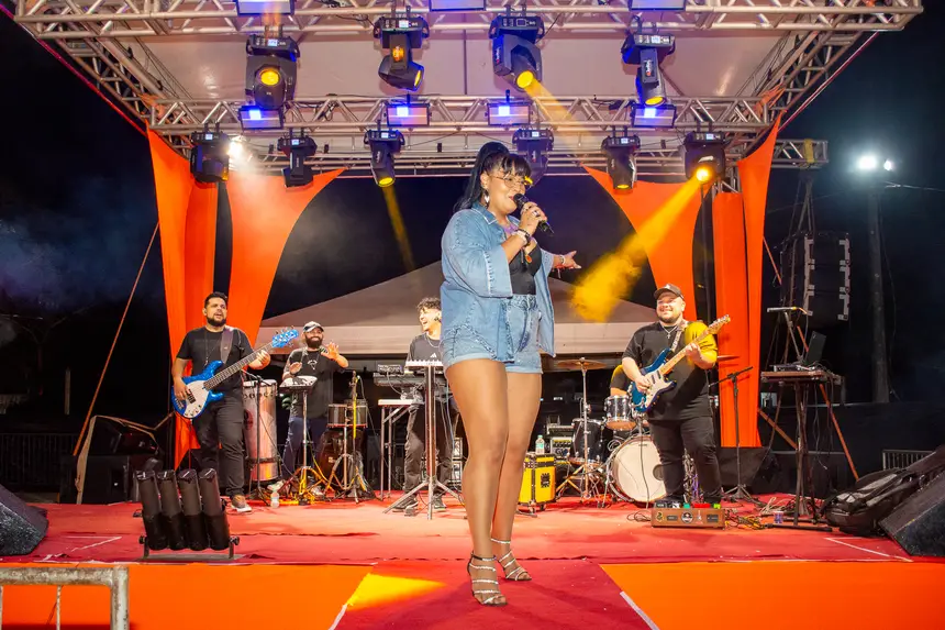  <div class='credito_fotos'>Foto: Karla Reis &nbsp;&nbsp;|&nbsp;&nbsp; <a href='/midias/2025/originais/20251117113833-GF00009211-F00107023.webp' download><i class='fa-solid fa-download'></i> Download</a></div>