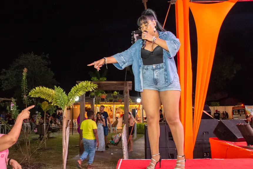  <div class='credito_fotos'>Foto: Karla Reis &nbsp;&nbsp;|&nbsp;&nbsp; <a href='/midias/2025/originais/20251117113835-GF00009211-F00107024.webp' download><i class='fa-solid fa-download'></i> Download</a></div>