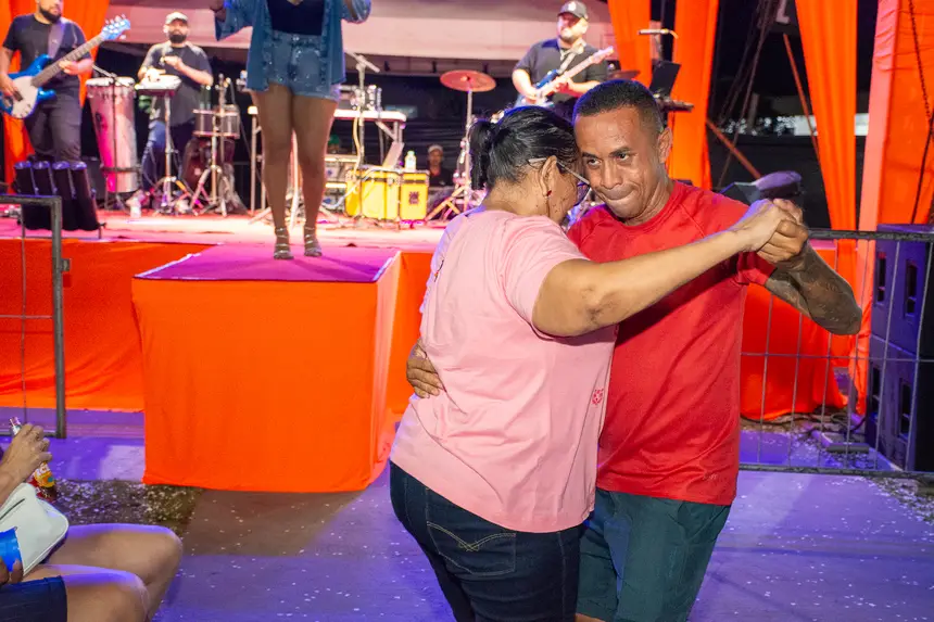  <div class='credito_fotos'>Foto: Karla Reis &nbsp;&nbsp;|&nbsp;&nbsp; <a href='/midias/2025/originais/20251117113837-GF00009211-F00107026.webp' download><i class='fa-solid fa-download'></i> Download</a></div>