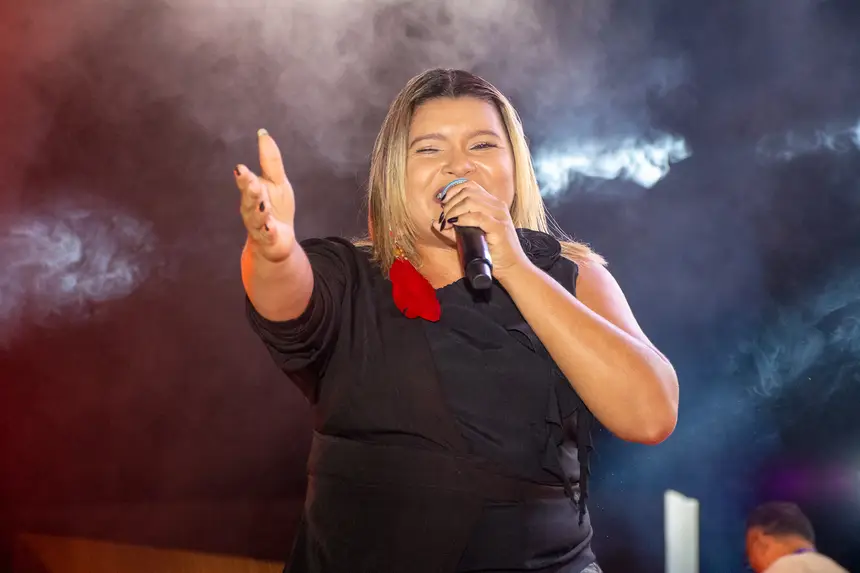  <div class='credito_fotos'>Foto: Karla Reis &nbsp;&nbsp;|&nbsp;&nbsp; <a href='/midias/2025/originais/20251117113858-GF00009211-F00107041.webp' download><i class='fa-solid fa-download'></i> Download</a></div>