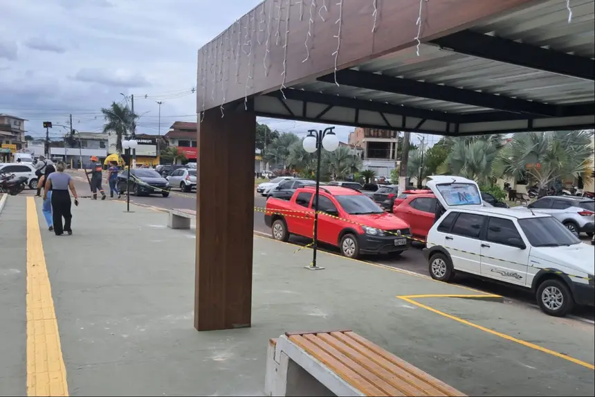 Pontos de moto-táxi organizados e estratégicos garantem a mobilidade e a segurança do transporte alternativo.
