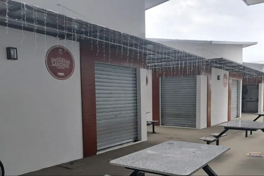 Praça de Alimentação Completa: O novo Centro conta com espaços dedicados para alimentação, incluindo restaurantes e hamburguerias. Um novo ponto de lazer e sabor!