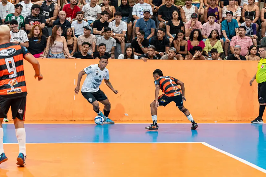  <div class='credito_fotos'>Foto: Heloam Sousa &nbsp;&nbsp;|&nbsp;&nbsp; <a href='/midias/2025/originais/20251129194606-GF00009221-F00107517.webp' download><i class='fa-solid fa-download'></i> Download</a></div>