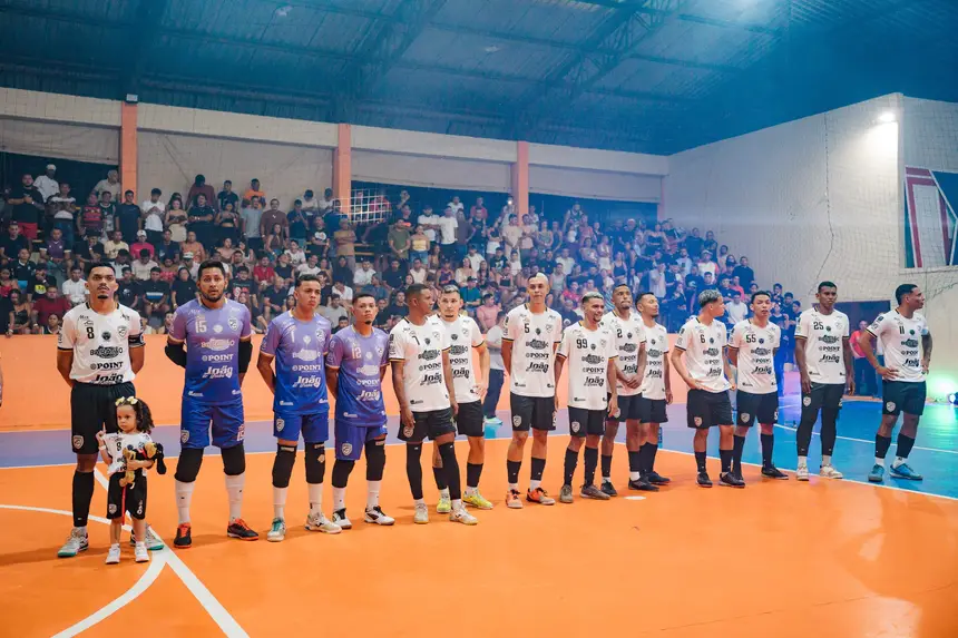  <div class='credito_fotos'>Foto: Heloam Sousa &nbsp;&nbsp;|&nbsp;&nbsp; <a href='/midias/2025/originais/20251129194613-GF00009221-F00107521.webp' download><i class='fa-solid fa-download'></i> Download</a></div>