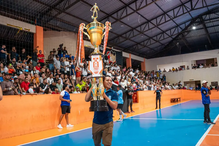  <div class='credito_fotos'>Foto: Heloam Sousa &nbsp;&nbsp;|&nbsp;&nbsp; <a href='/midias/2025/originais/20251129194627-GF00009221-F00107531.webp' download><i class='fa-solid fa-download'></i> Download</a></div>