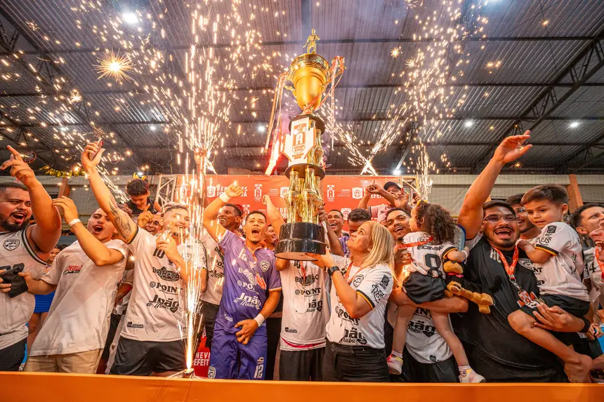  <div class='credito_fotos'>Foto: Heloam Sousa &nbsp;&nbsp;|&nbsp;&nbsp; <a href='/midias/2025/originais/20251129194631-GF00009221-F00107534.webp' download><i class='fa-solid fa-download'></i> Download</a></div>