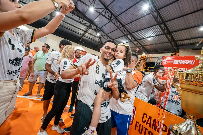  <div class='credito_fotos'>Foto: Heloam Sousa &nbsp;&nbsp;|&nbsp;&nbsp; <a href='/midias/2025/originais/20251129194635-GF00009221-F00107537.webp' download><i class='fa-solid fa-download'></i> Download</a></div>