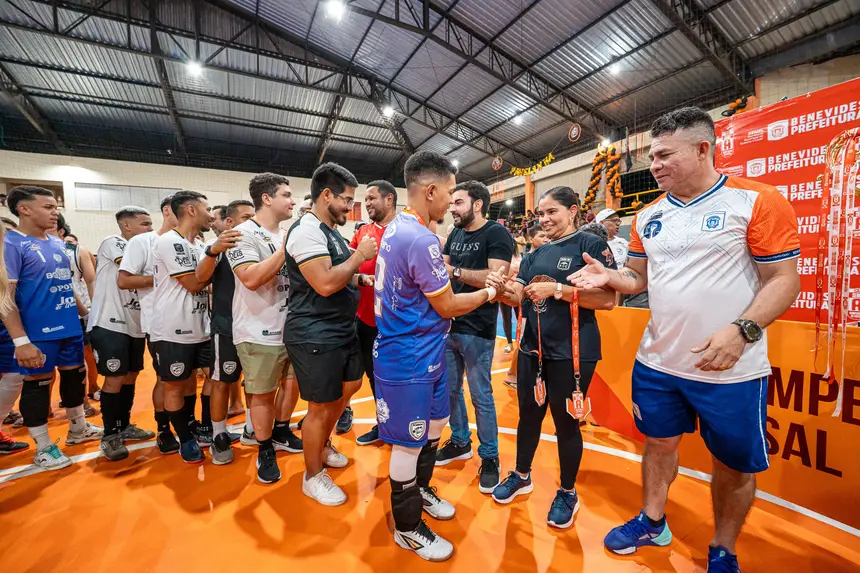  <div class='credito_fotos'>Foto: Heloam Sousa &nbsp;&nbsp;|&nbsp;&nbsp; <a href='/midias/2025/originais/20251129194637-GF00009221-F00107538.webp' download><i class='fa-solid fa-download'></i> Download</a></div>