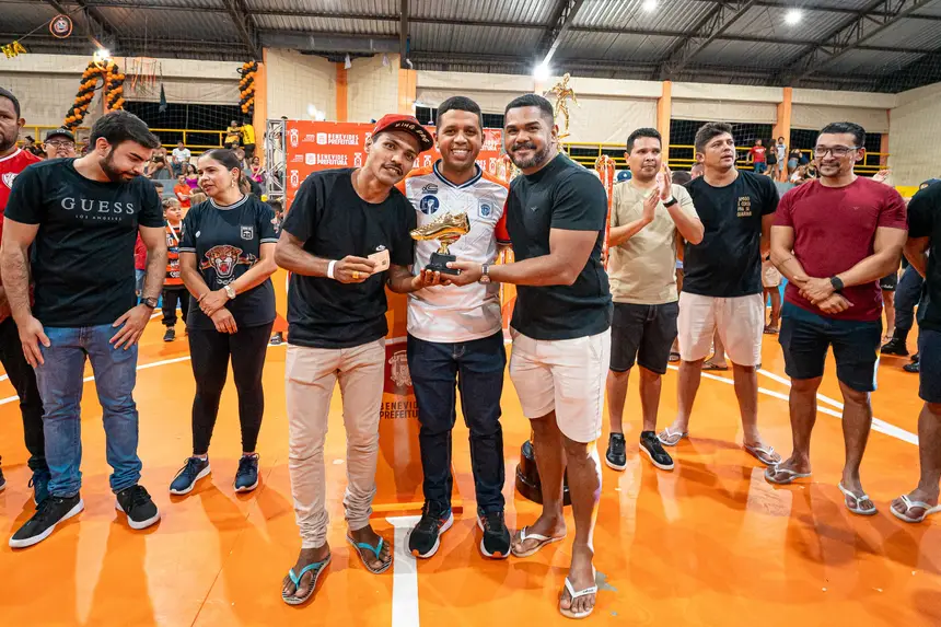  <div class='credito_fotos'>Foto: Heloam Sousa &nbsp;&nbsp;|&nbsp;&nbsp; <a href='/midias/2025/originais/20251129194641-GF00009221-F00107541.webp' download><i class='fa-solid fa-download'></i> Download</a></div>