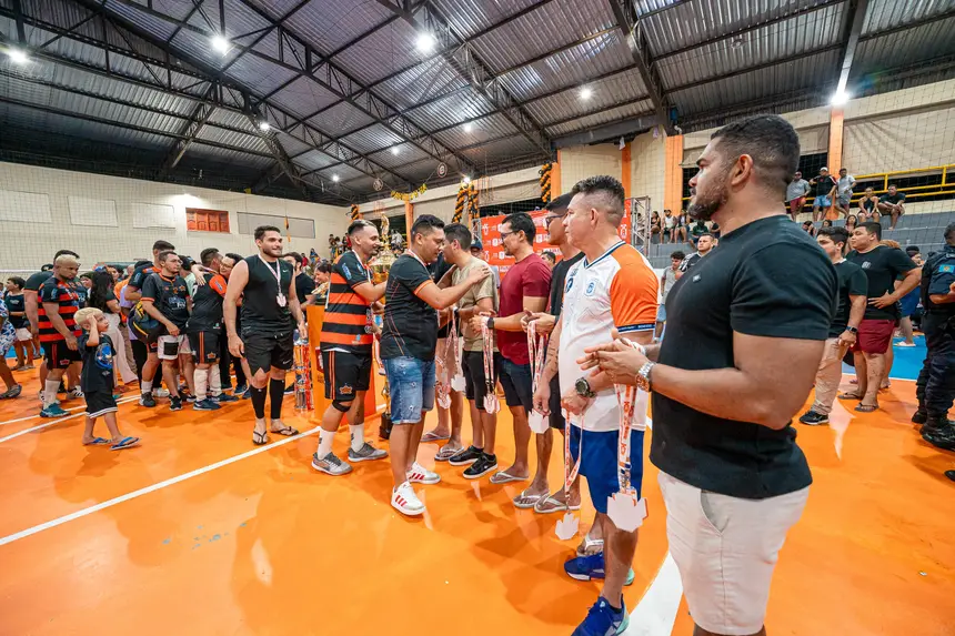  <div class='credito_fotos'>Foto: Heloam Sousa &nbsp;&nbsp;|&nbsp;&nbsp; <a href='/midias/2025/originais/20251129194648-GF00009221-F00107546.webp' download><i class='fa-solid fa-download'></i> Download</a></div>