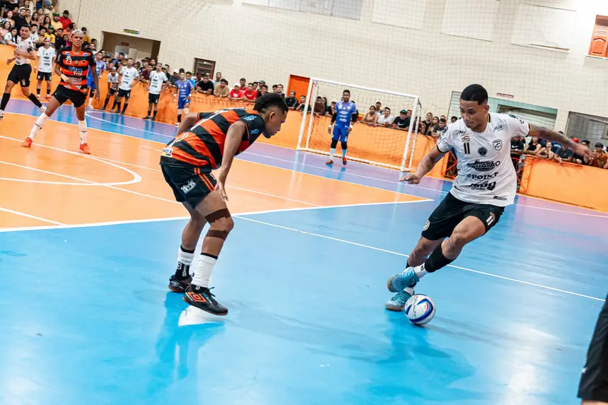  <div class='credito_fotos'>Foto: Heloam Sousa &nbsp;&nbsp;|&nbsp;&nbsp; <a href='/midias/2025/originais/20251129194707-GF00009221-F00107557.webp' download><i class='fa-solid fa-download'></i> Download</a></div>