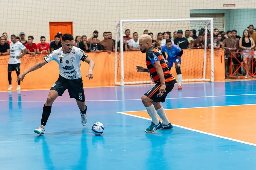  <div class='credito_fotos'>Foto: Heloam Sousa &nbsp;&nbsp;|&nbsp;&nbsp; <a href='/midias/2025/originais/20251129194719-GF00009221-F00107565.webp' download><i class='fa-solid fa-download'></i> Download</a></div>