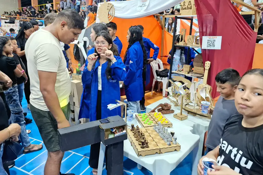  <div class='credito_fotos'>Foto: Márcio Souza &nbsp;&nbsp;|&nbsp;&nbsp; <a href='/midias/2025/originais/20251223124626-GF00009249-F00108500.webp' download><i class='fa-solid fa-download'></i> Download</a></div>