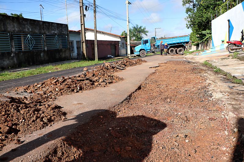 Recuperação asfáltica Perimetral Sul <div class='credito_fotos'>Foto: Márcio Souza &nbsp;&nbsp;|&nbsp;&nbsp; <a href='/midias/2025/originais/8046_68d9d9da-a19a-6ac9-bda7-35cdb245f0fc.jpg' download><i class='fa-solid fa-download'></i> Download</a></div>