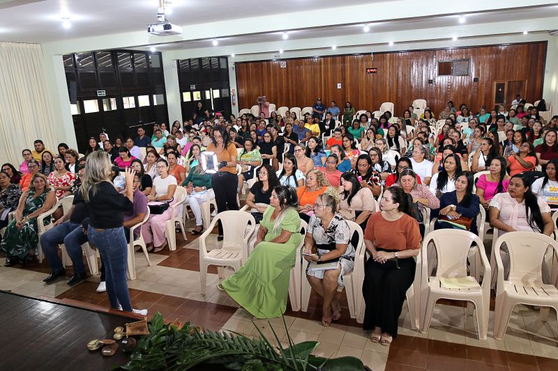 FORMAÇÃO DE PROFESSORES <div class='credito_fotos'>Foto: Márcio Souza &nbsp;&nbsp;|&nbsp;&nbsp; <a href='/midias/2025/originais/8049_bb39130c-f062-b6a8-2ffc-ee37e0882a0b.jpg' download><i class='fa-solid fa-download'></i> Download</a></div>