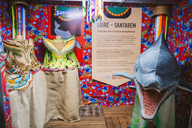 Sassaricando 2025 estreia com sucesso e lota arena cultural