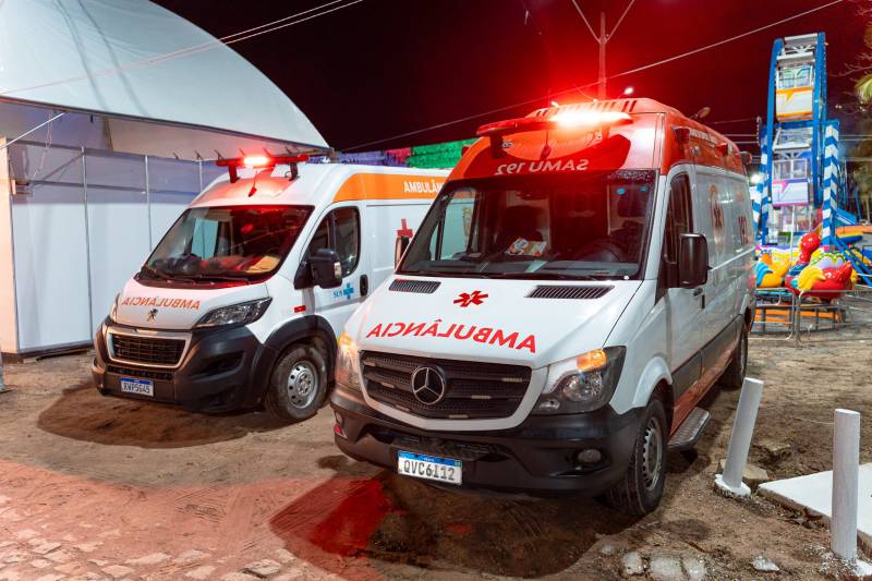 Sassaricando 2025 estreia com sucesso e lota arena cultural