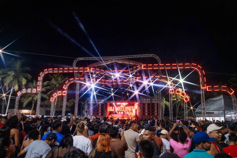 Sassaricando 2025 segue arrastando multidões na segunda noite do maior São João do Pará