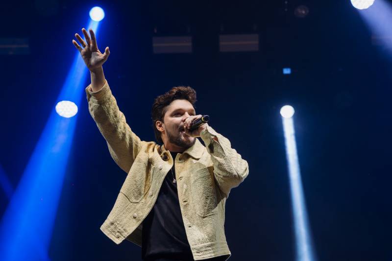 Sassaricando 2025 segue arrastando multidões na segunda noite do maior São João do Pará