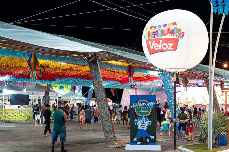 Sassaricando 2025 segue arrastando multidões na segunda noite do maior São João do Pará
