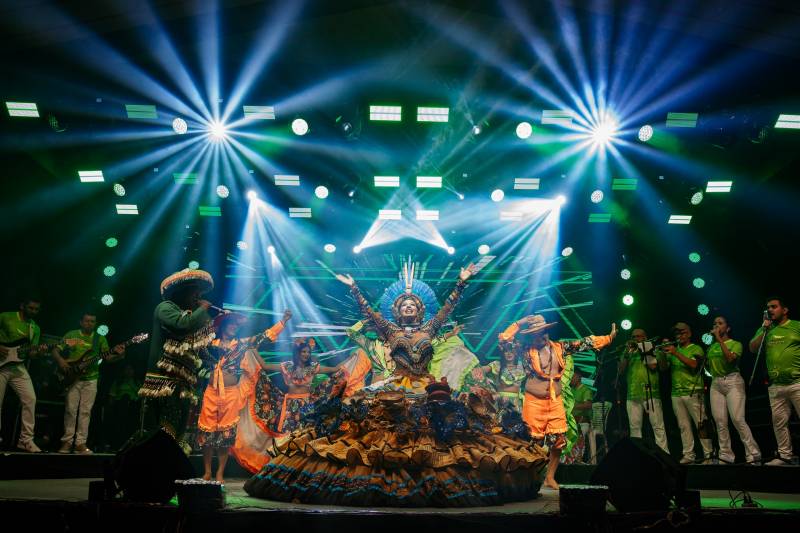 Sassaricando segue animando Benevides em seu terceiro dia de festejo