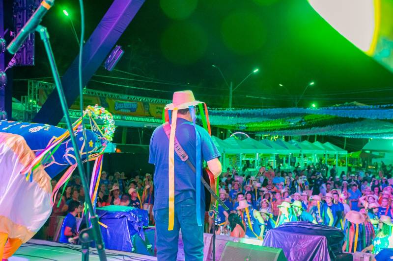 Quarta noite do Sassaricando 2025 celebra a cultura paraense com cortejo pelas ruas e muita música