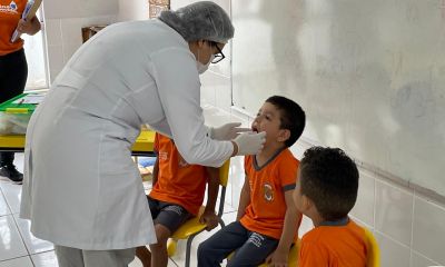 notícia: Ações de cuidado e saúde básica do Programa Saúde na Escola (PSE) são realizadas na Rede Municipal de Ensino 