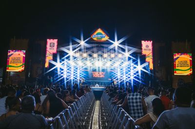notícia: Sassaricando 2025 estreia com sucesso e lota arena cultural em Benevides